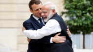 Macron si fidanza con l’India