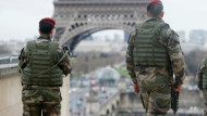 Parigi – Attacco contro 6 militari