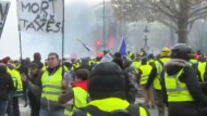 Parigi – I veri gilets jaunes ostaggi degli estremismi