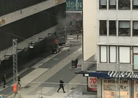 Stoccolma – Camion contro la folla