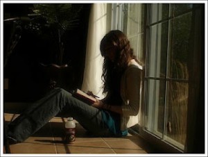 woman_reading_window
