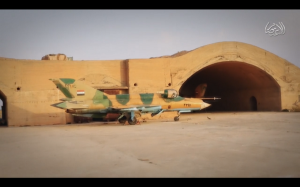 Uno degli aerei catturati alla base di Tabaqa 