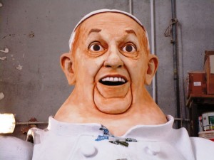 Papa Francesco al Carnevale di Viareggio