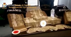dollari falsi