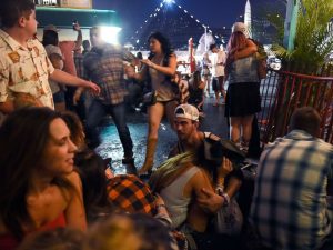 las-vegas-shooting-crowd-gty-ps-171002_4x3_992