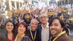 Le deputate Ars Foti e Marano sul palco degli interventi alla manifestazione su taglio vitializi