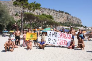 spiaggia_libera_Mondello